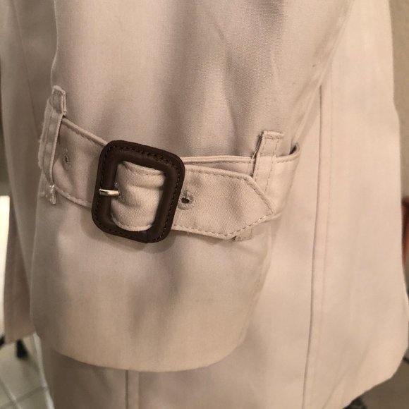 Burberry Trench Coat, Short (mid-thigh), Womens - Picture 9 of 15